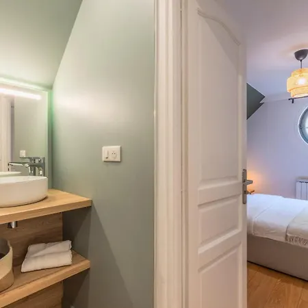 Apartment 2 Proche Vieux Lille, Avec Parking *